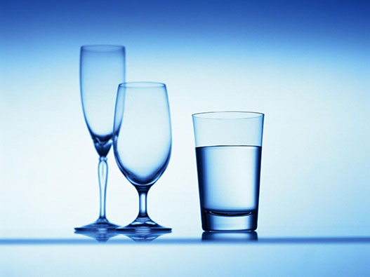 玻璃杯商标注册属于哪个类别?